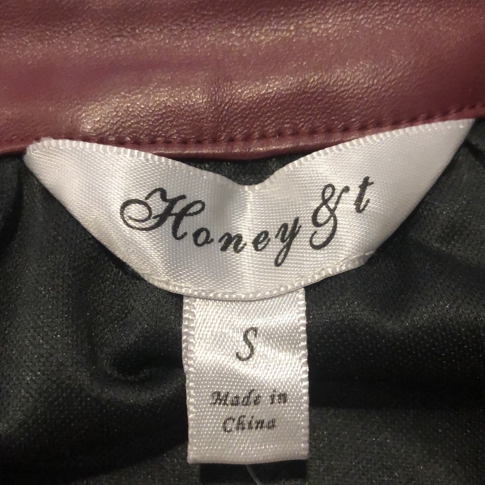 Maroon Top - Picture 5 of 6